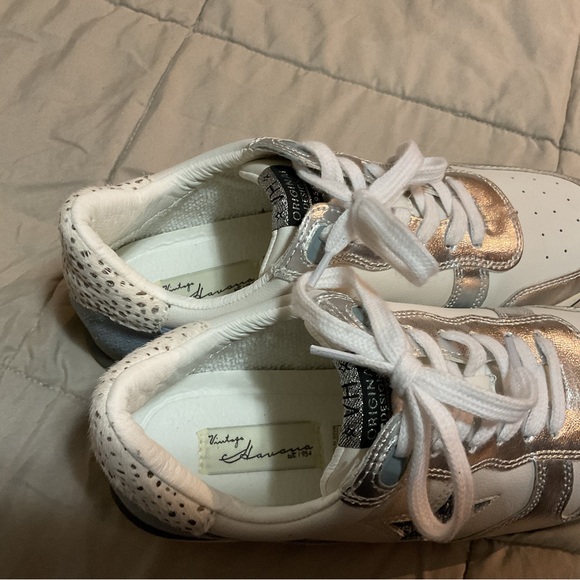 Vintage Havana Rock Sneaker - Picture 5 of 5